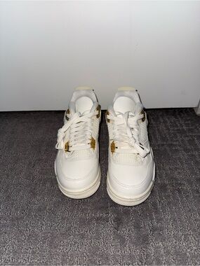 UNWORN Jordan Women's Cream/Gold Low-Top Sneakers